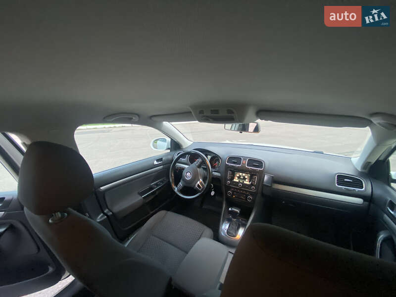 Універсал Volkswagen Golf 2009 в Черкасах