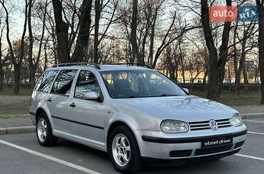 Універсал Volkswagen Golf 2000 в Миколаєві