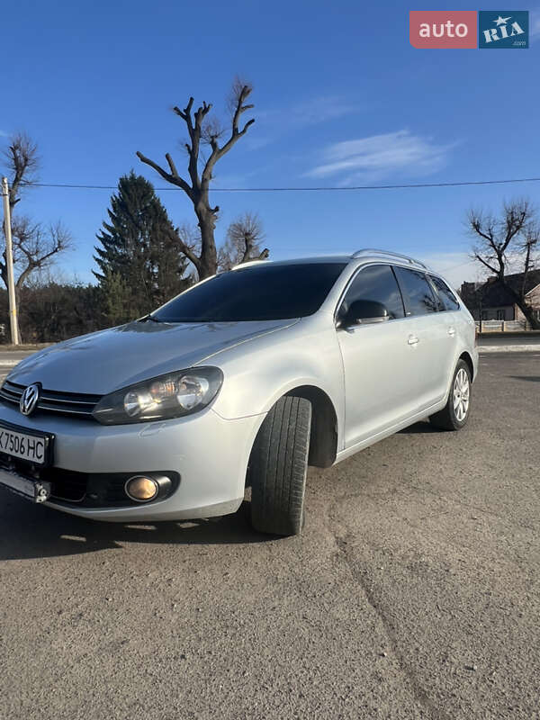 Універсал Volkswagen Golf 2011 в Радивиліві