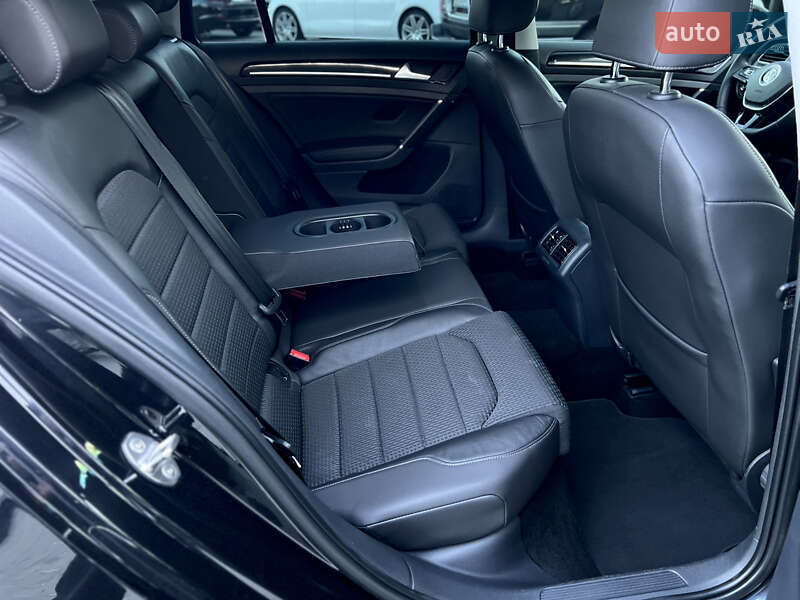 Универсал Volkswagen Golf 2015 в Одессе