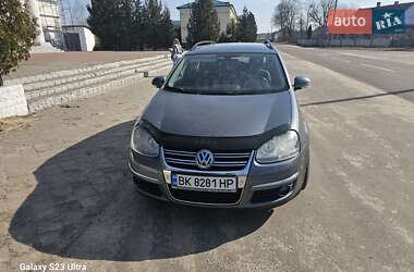 Универсал Volkswagen Golf 2009 в Сарнах