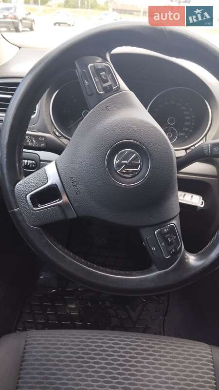 Универсал Volkswagen Golf 2011 в Киеве