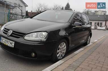 Хэтчбек Volkswagen Golf 2004 в Стрые