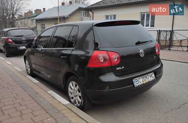 Хэтчбек Volkswagen Golf 2004 в Стрые