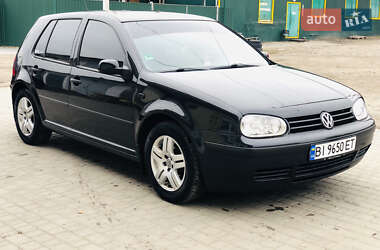 Хетчбек Volkswagen Golf 2001 в Чутовому