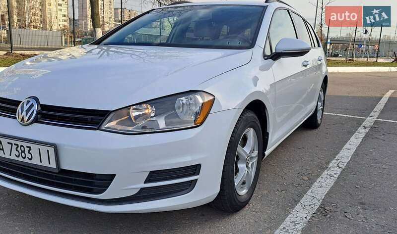 Універсал Volkswagen Golf 2015 в Києві