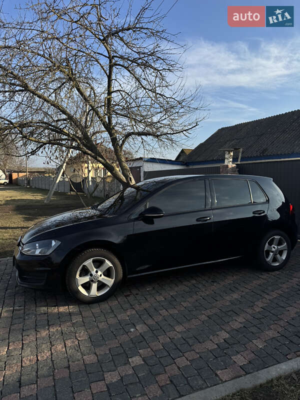 Хэтчбек Volkswagen Golf 2015 в Киеве фото 12 Хэтчбек Volkswagen Golf 2015 в Киеве