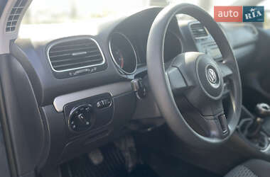 Хэтчбек Volkswagen Golf 2009 в Виннице