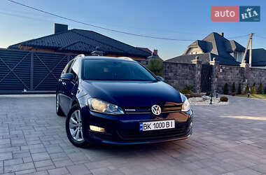 Универсал Volkswagen Golf 2015 в Ровно