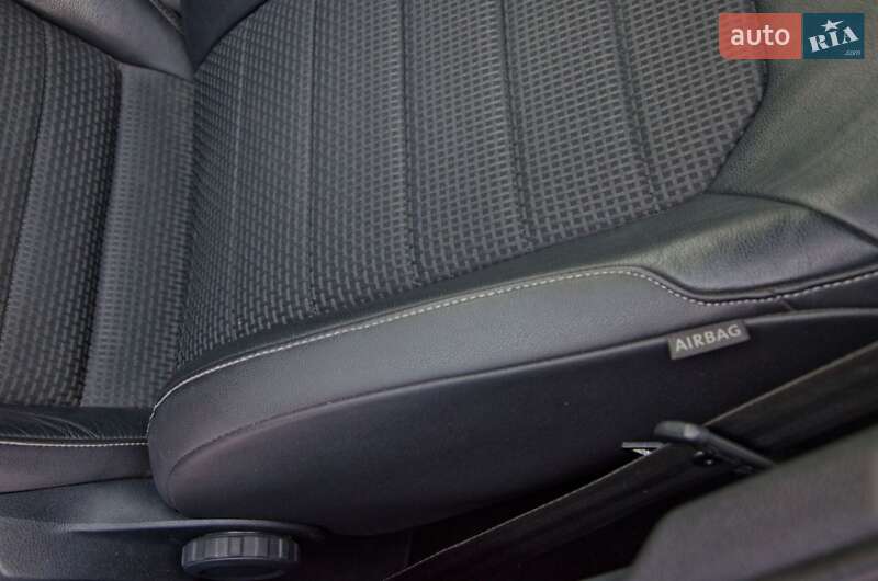 Універсал Volkswagen Golf 2015 в Сарнах