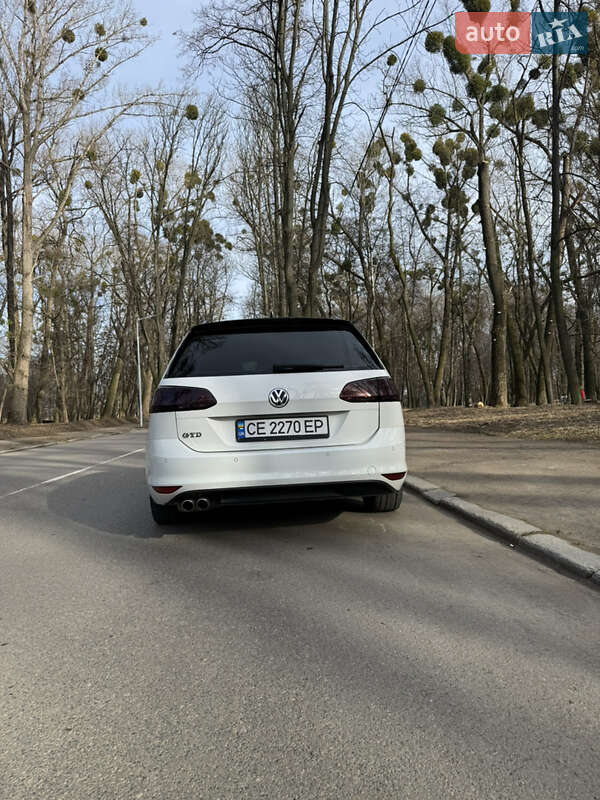 Універсал Volkswagen Golf 2015 в Чернівцях