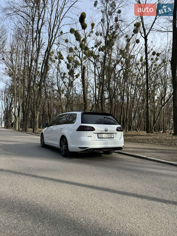Універсал Volkswagen Golf 2015 в Чернівцях