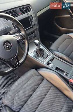 Хетчбек Volkswagen Golf 2016 в Умані