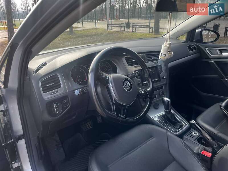 Универсал Volkswagen Golf 2015 в Кропивницком