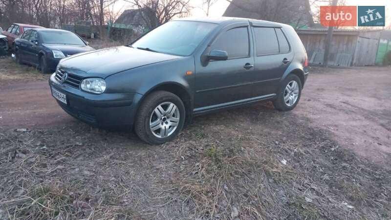 Хэтчбек Volkswagen Golf 1999 в 