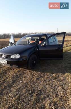 Хетчбек Volkswagen Golf 2003 в Пустомитах