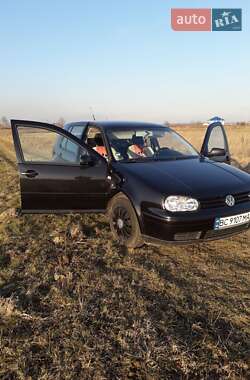 Хетчбек Volkswagen Golf 2003 в Пустомитах