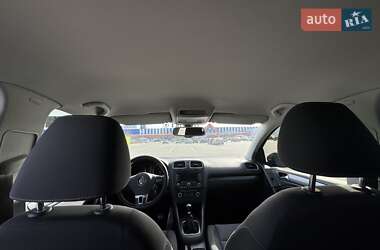 Хэтчбек Volkswagen Golf 2012 в 