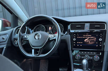 Універсал Volkswagen Golf 2019 в 