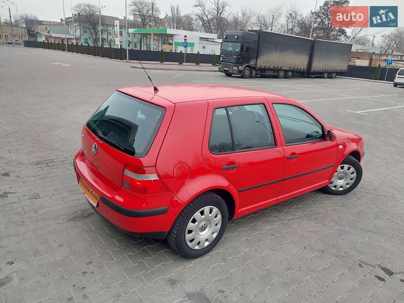 Хетчбек Volkswagen Golf 2003 в Одесі
