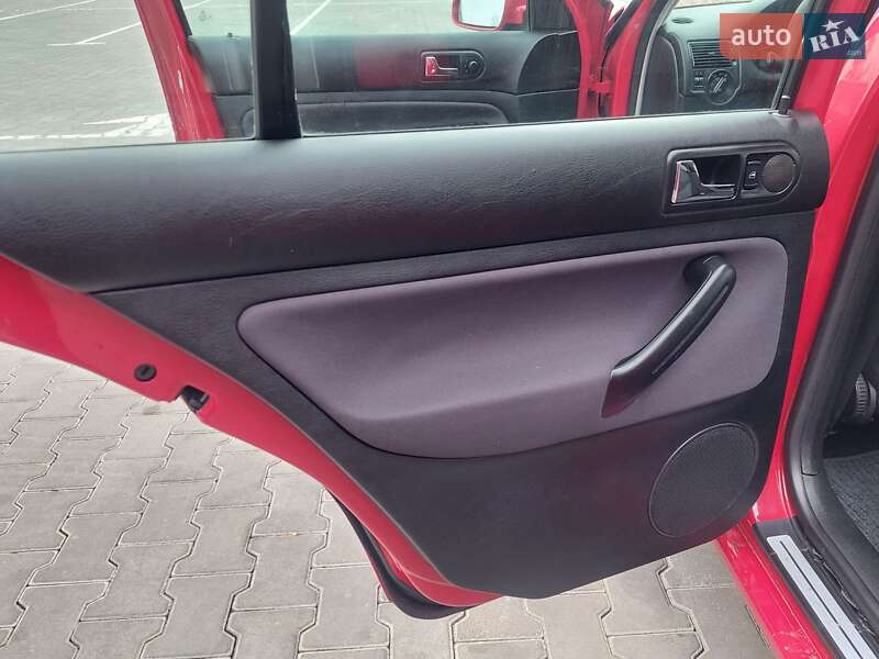 Хетчбек Volkswagen Golf 2003 в Одесі