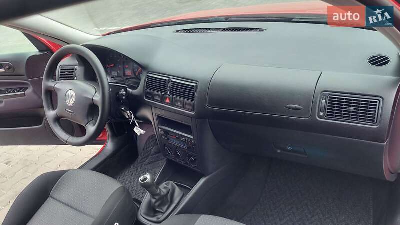 Хетчбек Volkswagen Golf 2003 в Одесі