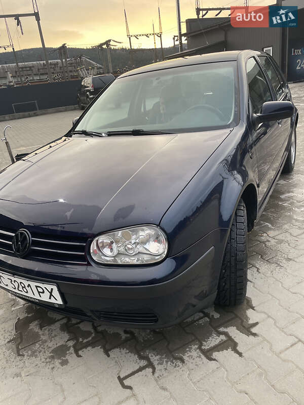 Хетчбек Volkswagen Golf 1998 в 