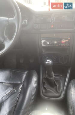 Хетчбек Volkswagen Golf 1998 в 