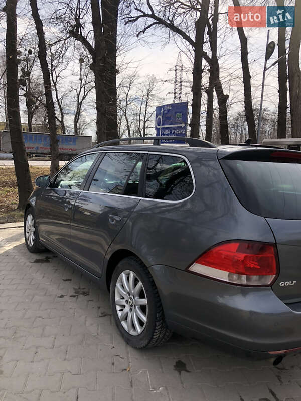 Універсал Volkswagen Golf 2010 в Львові