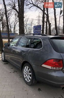 Універсал Volkswagen Golf 2010 в 