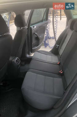 Універсал Volkswagen Golf 2010 в 