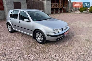 Хетчбек Volkswagen Golf 2002 в Самборі