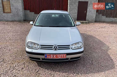 Хетчбек Volkswagen Golf 2002 в Самборі