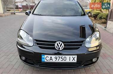 Хетчбек Volkswagen Golf 2004 в Черкасах