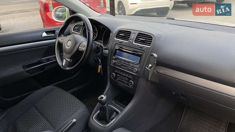 Универсал Volkswagen Golf 2011 в Луцке
