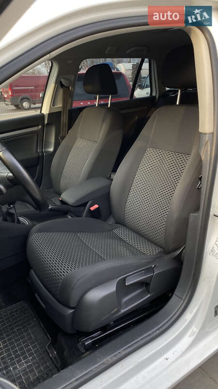 Универсал Volkswagen Golf 2011 в Луцке