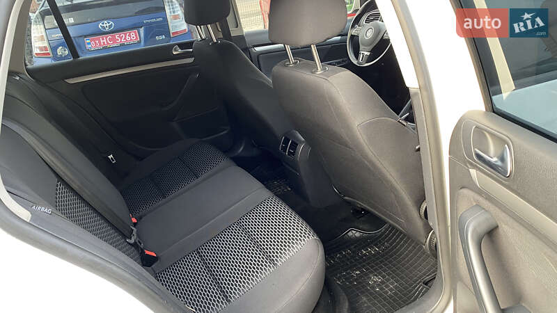 Универсал Volkswagen Golf 2011 в Луцке