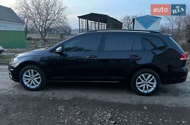 Универсал Volkswagen Golf 2017 в 