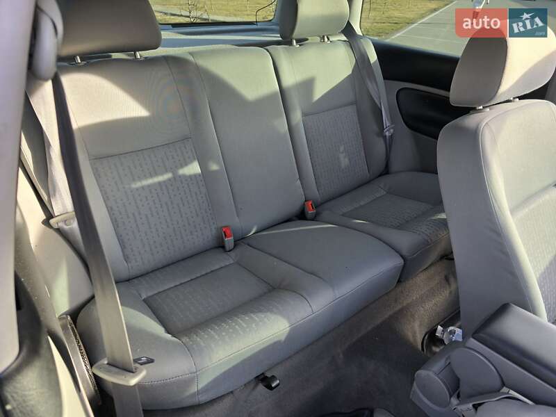 Хэтчбек Volkswagen Golf 2002 в Ивано-Франковске