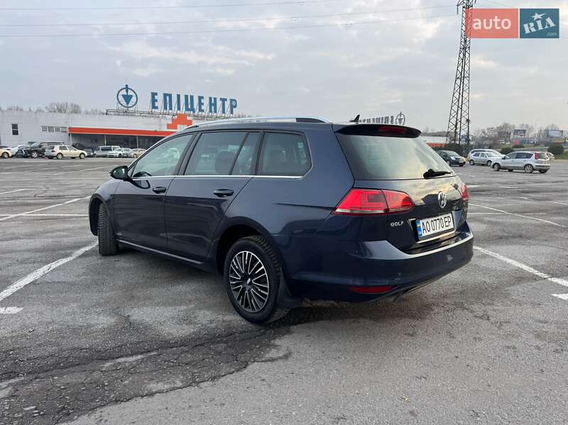 Универсал Volkswagen Golf 2015 в Ужгороде