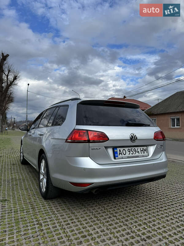 Универсал Volkswagen Golf 2015 в Мукачево