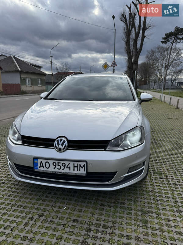 Универсал Volkswagen Golf 2015 в Мукачево