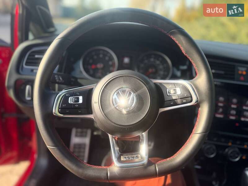 Хетчбек Volkswagen Golf 2019 в Києві