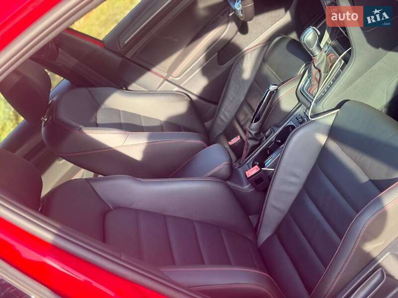 Хетчбек Volkswagen Golf 2019 в Києві