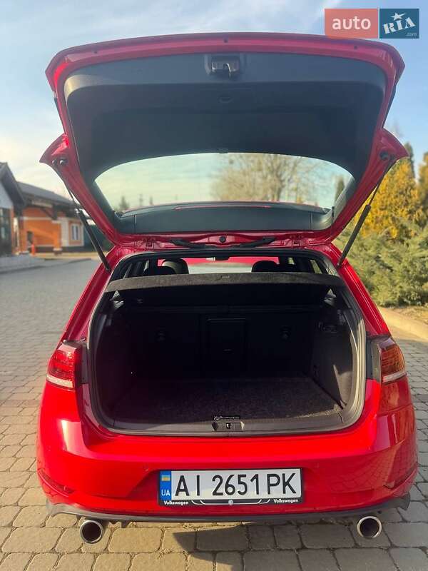 Хетчбек Volkswagen Golf 2019 в Києві