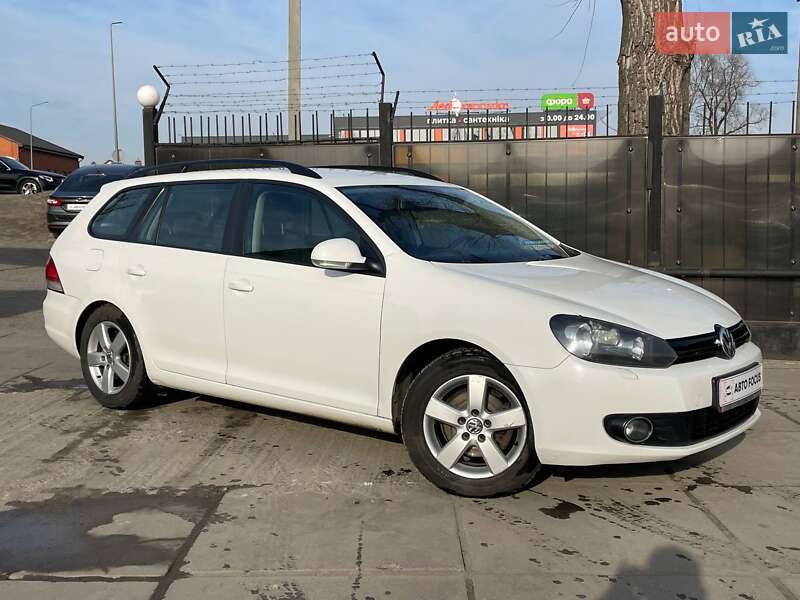 Универсал Volkswagen Golf 2013 в 