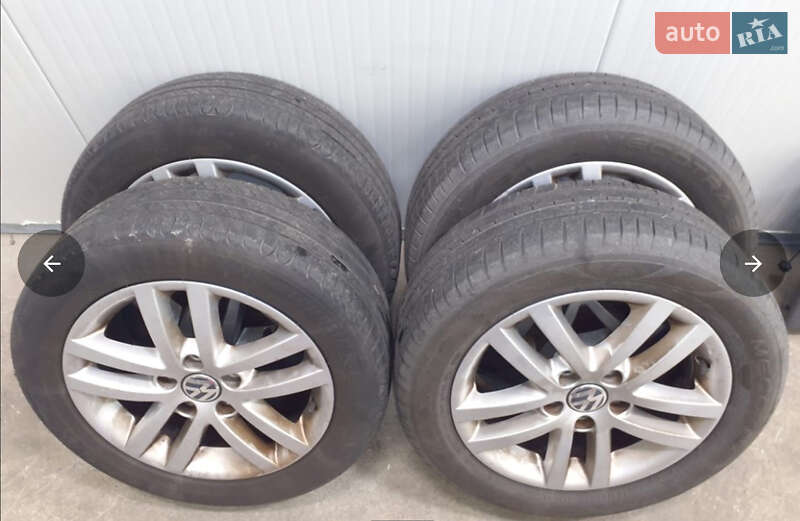 Хэтчбек Volkswagen Golf 2009 в Луцке