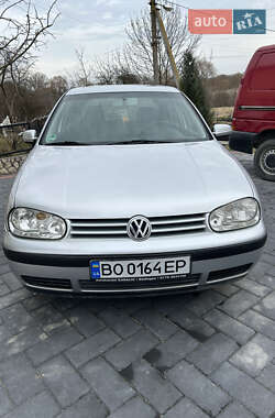 Хетчбек Volkswagen Golf 2001 в Тернополі