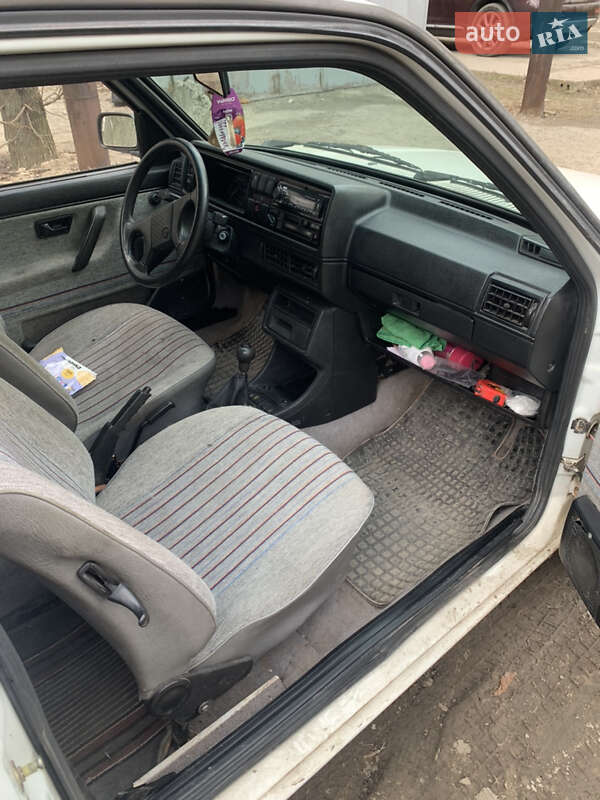 Хетчбек Volkswagen Golf 1988 в Дніпрі
