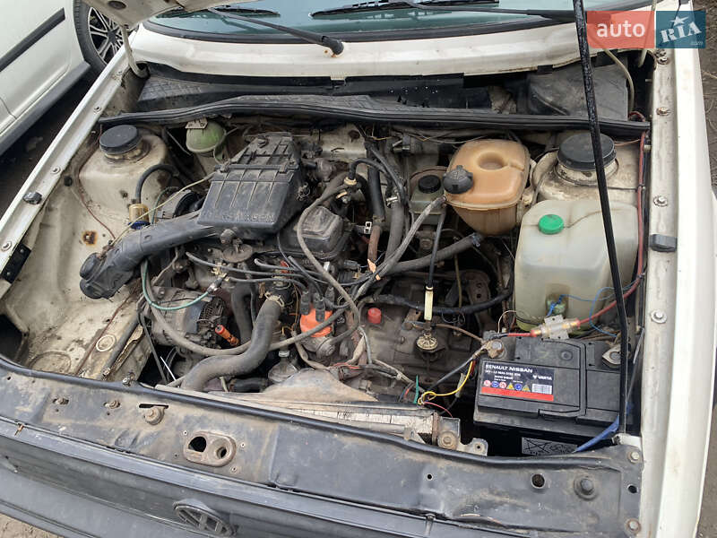 Хетчбек Volkswagen Golf 1988 в Дніпрі